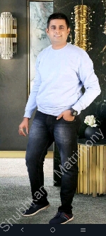  Naresh Hiranandani